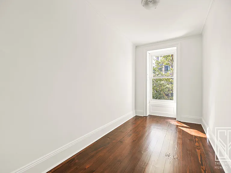 548 State St #PARLOR — Photo 25