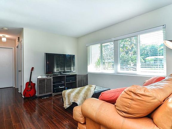 4th image of 314 Barbara Cir