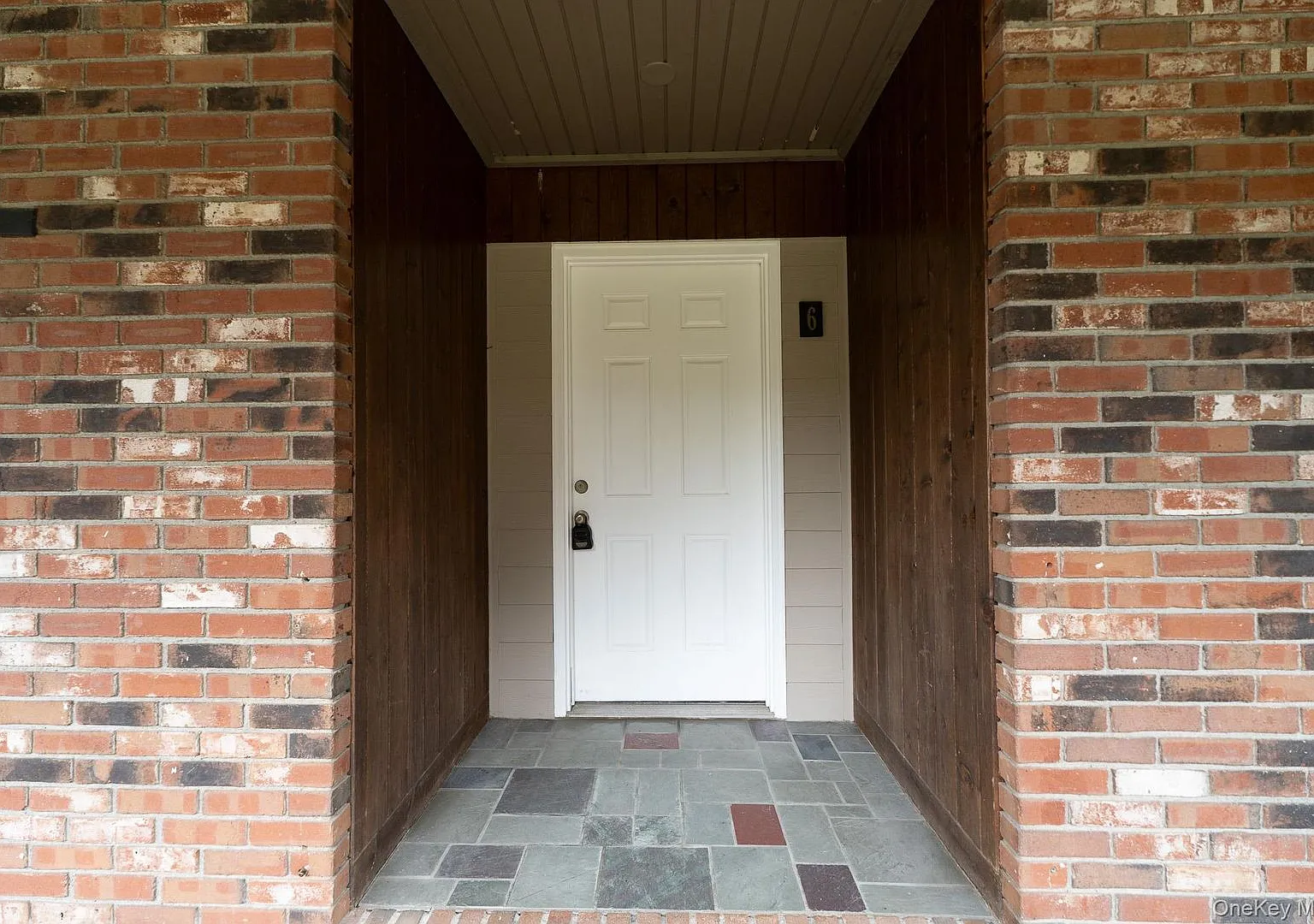 2 bed, 1.0 bath, 1290 sqft, $2,595 — Photo 3