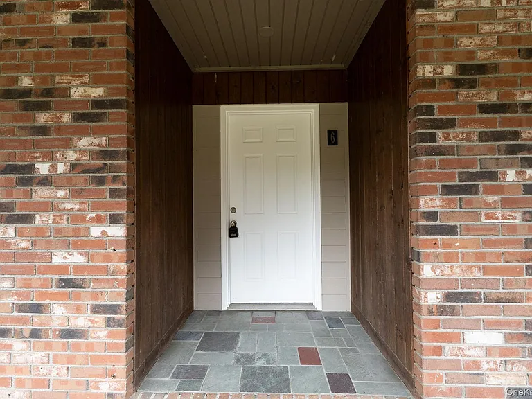 1-18 Willow Way #6 — Photo 3