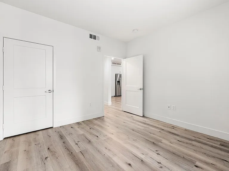 1210 Nolita — Photo 15
