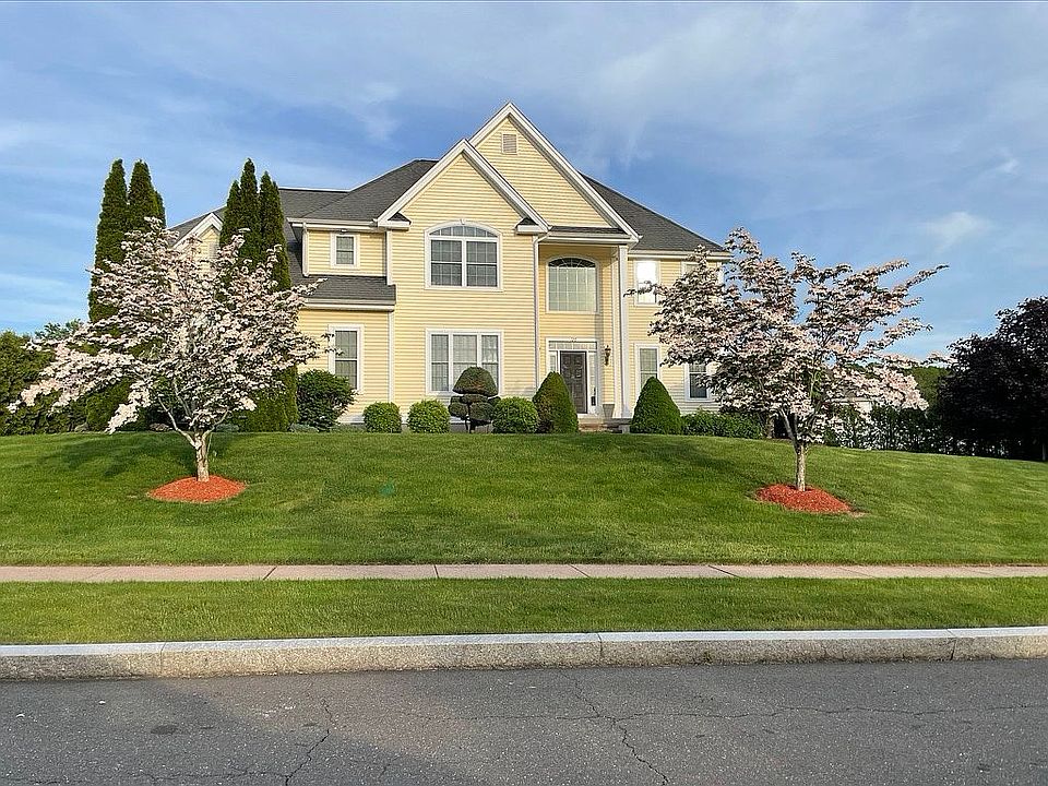 2nd image of 120 Columbia Dr