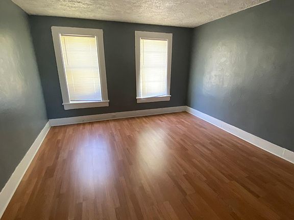 3rd image of 1722 W 6th St