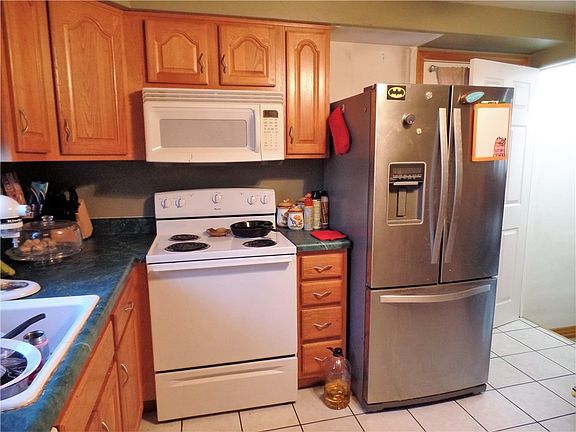 3rd image of 4704 Prescott Dr