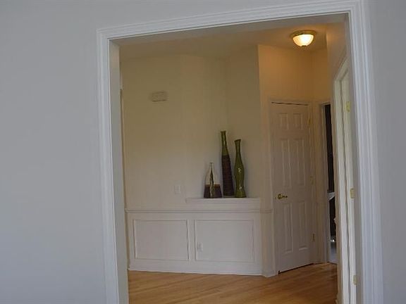 5th image of 6622 Lakeway St