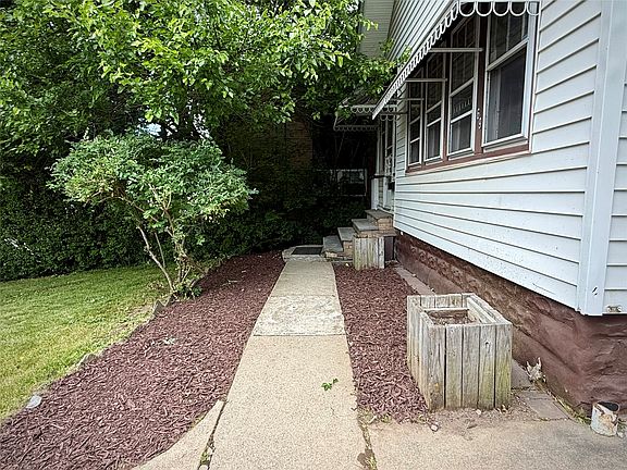 3rd image of 69 Floral Ave