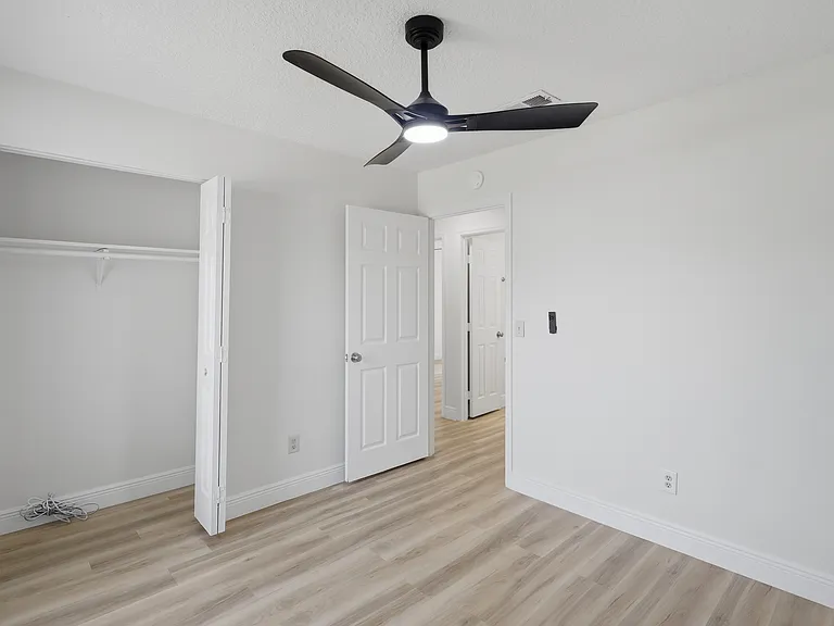 308 Dogwood Ct — Photo 4