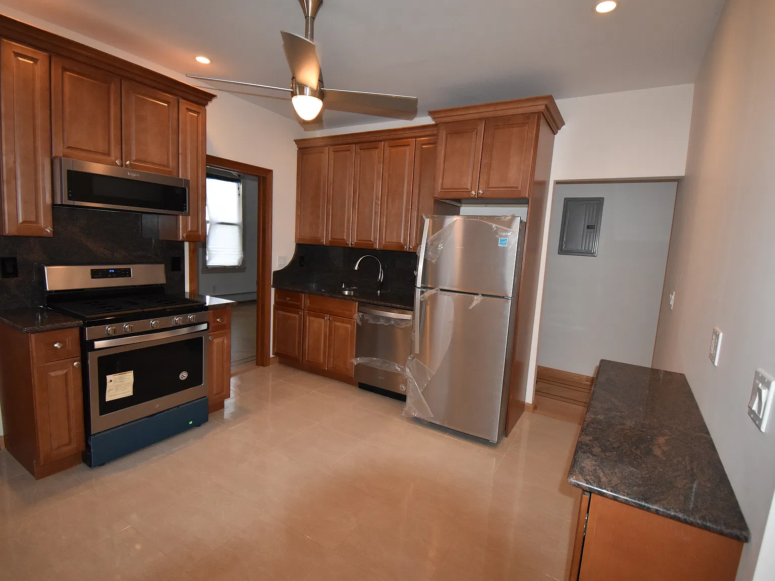 Sherman Ave, Staten Island — Photo 1