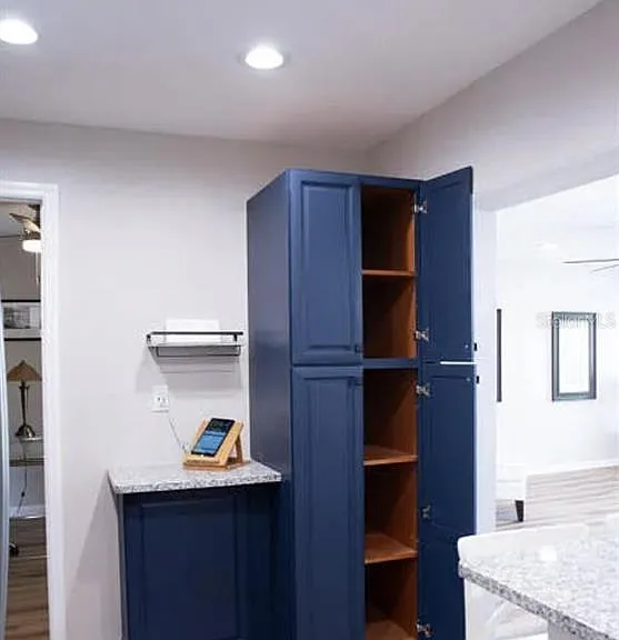 265 W Towne Pl — Photo 12