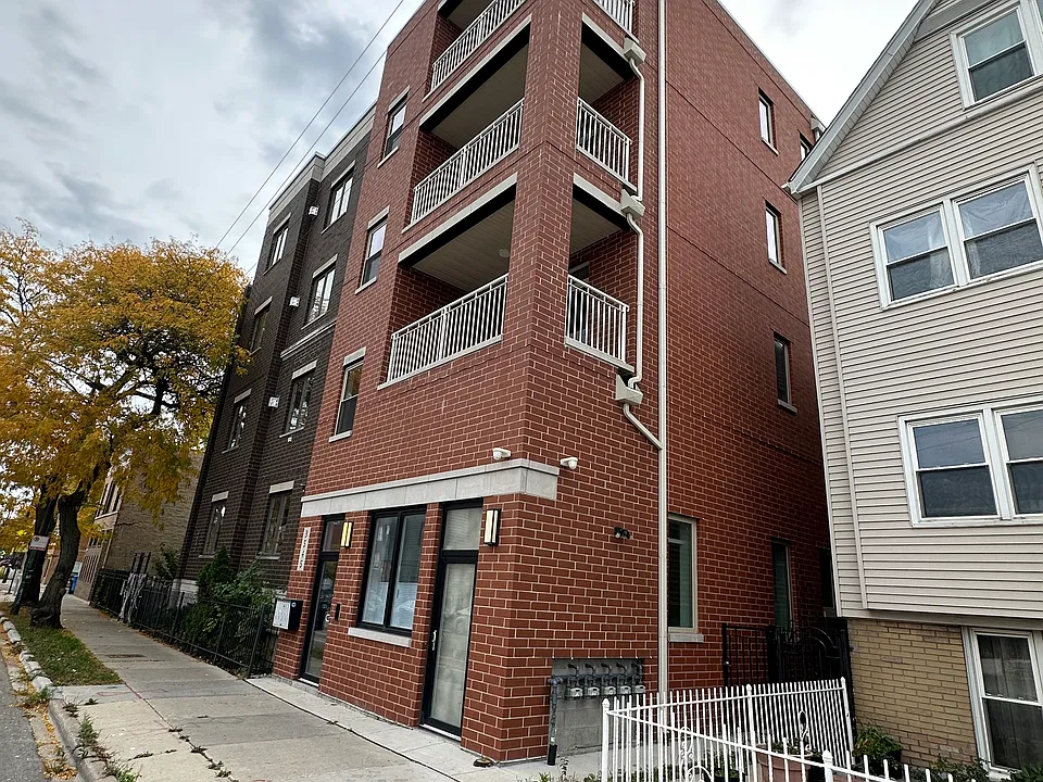 3545 W Belmont Ave #1F