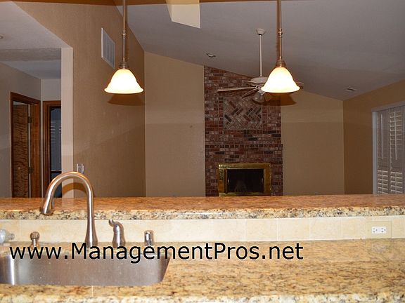 3rd image of 112 Oak Canyon Way