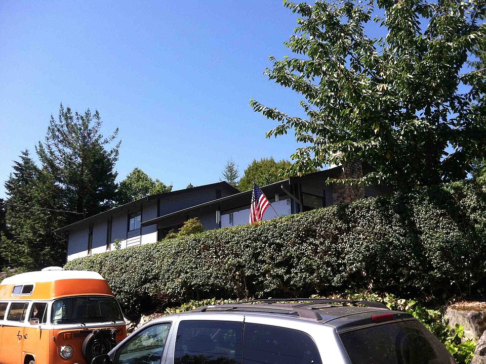 2nd image of 9021 NE 91st St