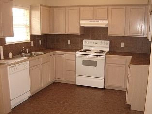 4th image of 3518 Liberty Dr