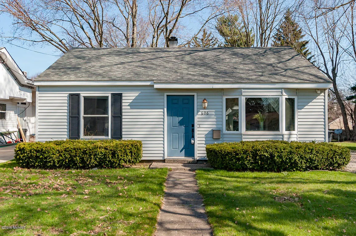 606 Pleasant Ave photo 1