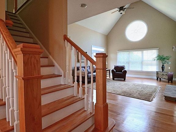 3rd image of 508 Cove Lake Dr