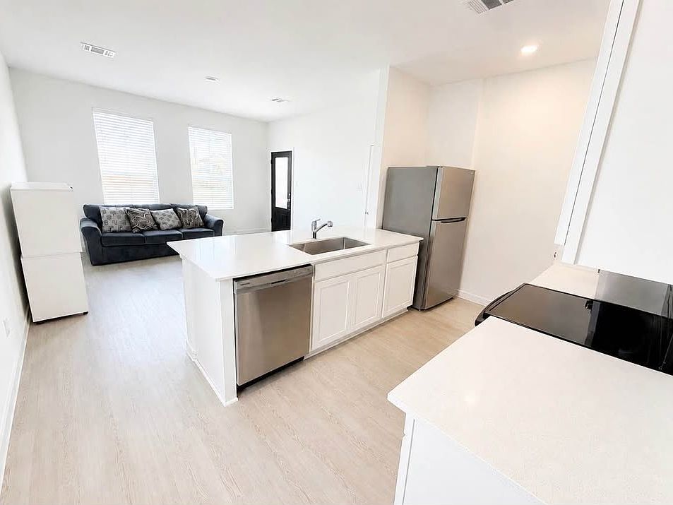 1st image of 3036 Avenida Sonoma Dr #B