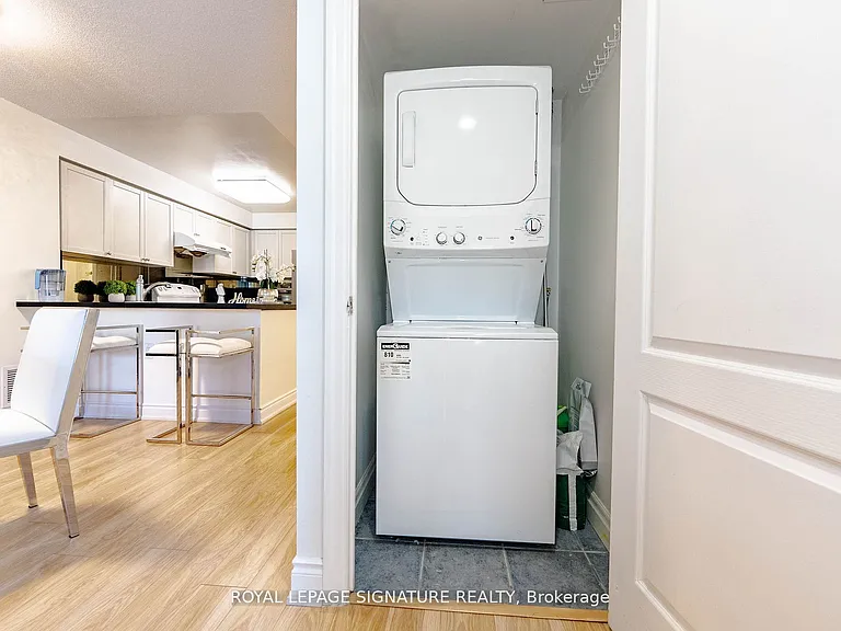 21 Hillcrest Ave #209 — Photo 13