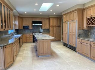 5 Zaragoza Vws, Monterey, CA 93940