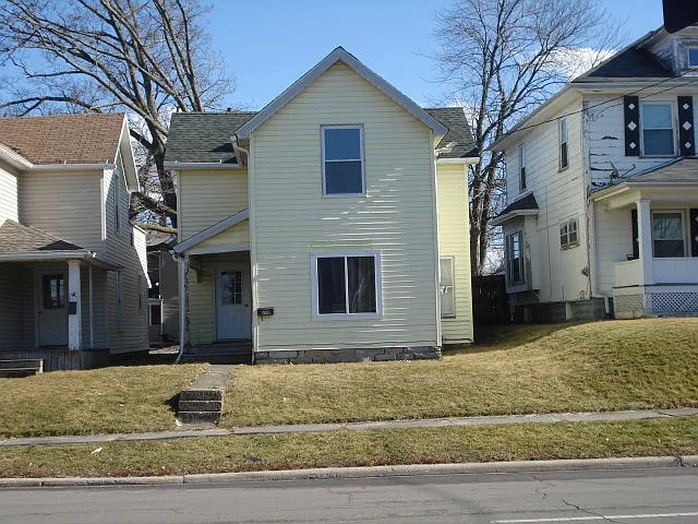 558 N Prospect St photo 1