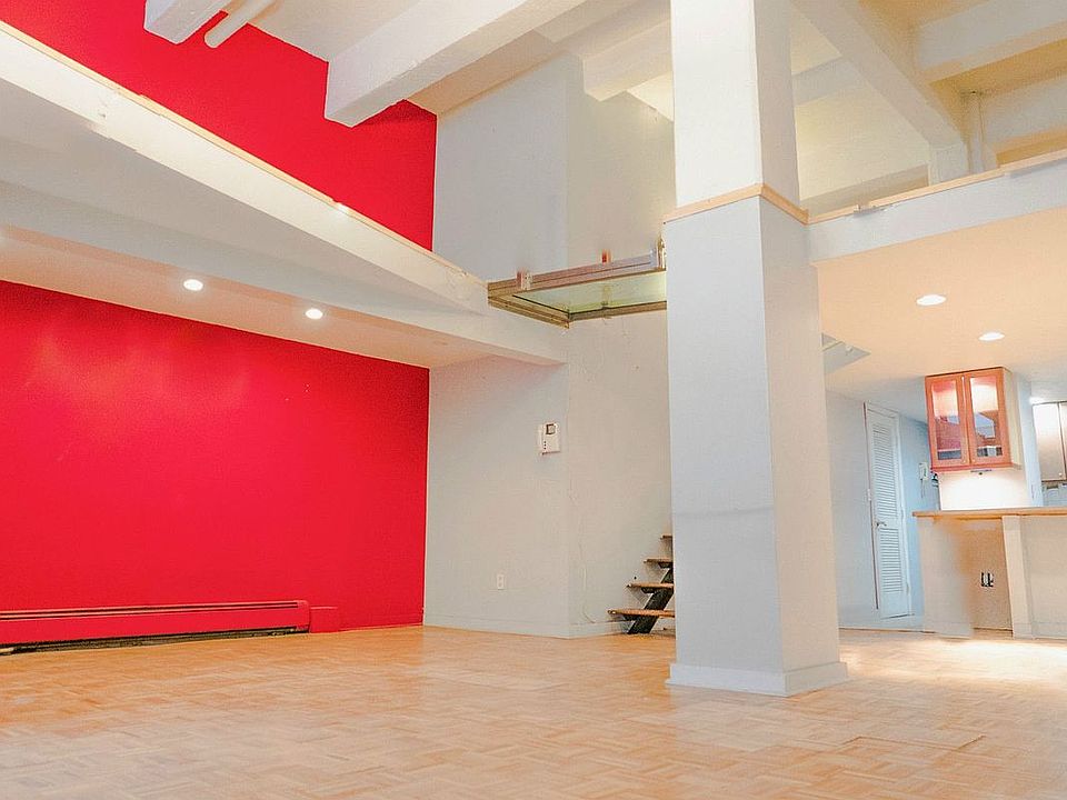 1st image of 529 W 42nd St #1A