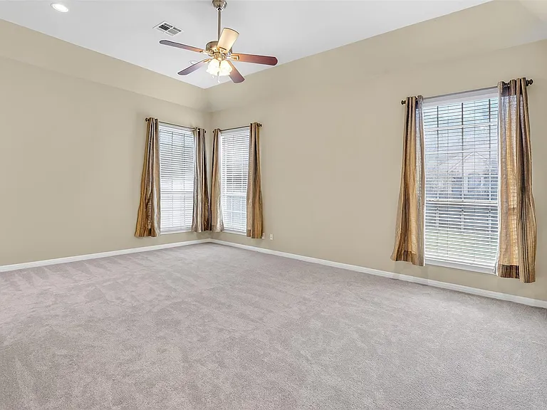 15136 Thatcher Dr — Photo 19