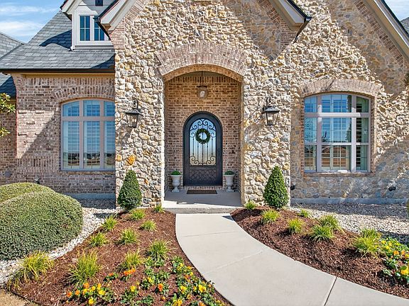 3rd image of 301 Rustic View Ln