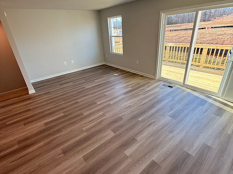 121 Oldfield Dr — Photo 30