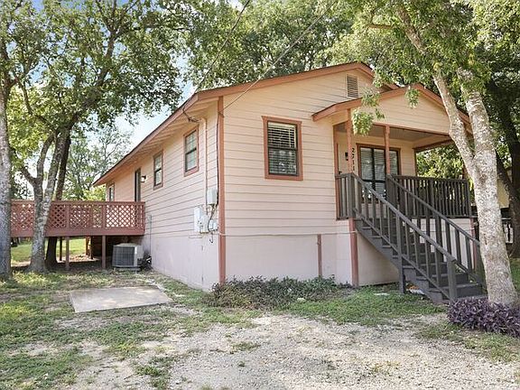 2nd image of 2711 Crater St