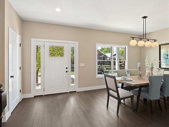 3rd image of 5633 Botanical Ave