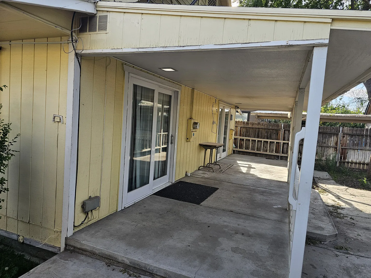 2900 Chester Ln — Photo 4