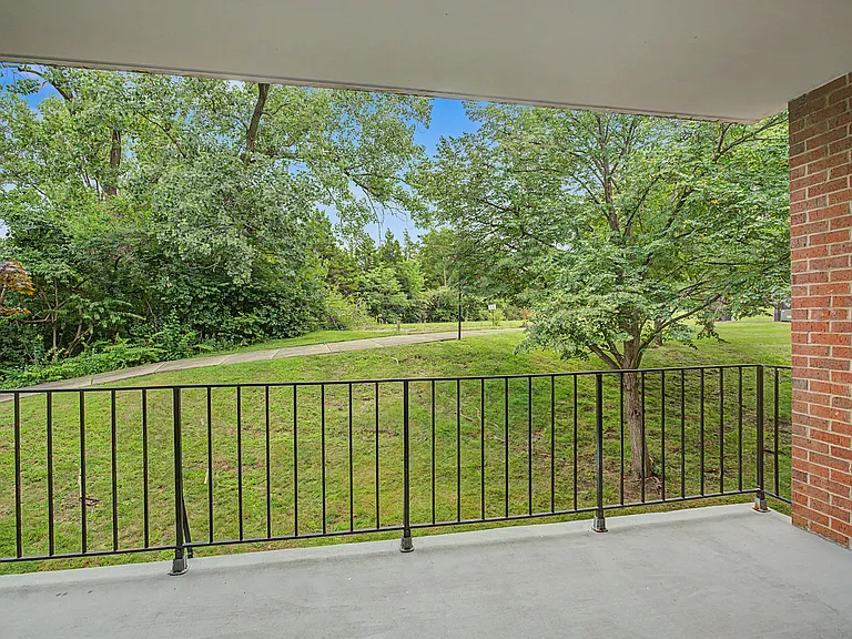 1610 Thunderbird Ln #63 — Photo 39