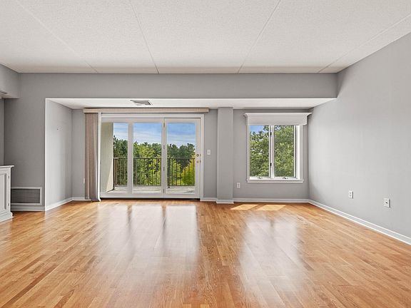 4th image of 12 Mountain Laurels Drive #401