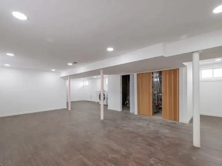 40 Warman St #1 — Photo 8
