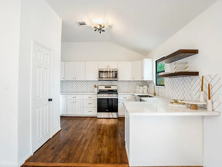 4206 Gano St — Photo 7