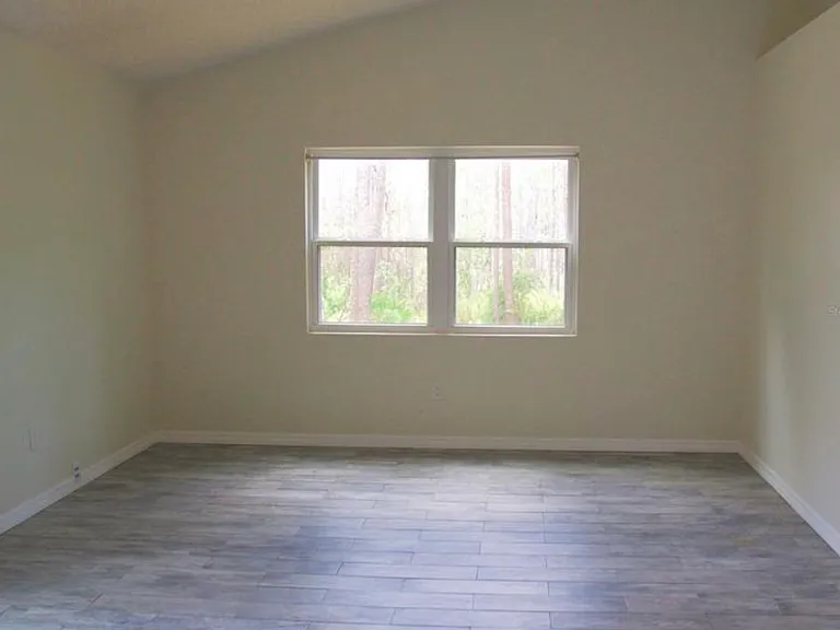 548 Glen Haven Dr — Photo 4