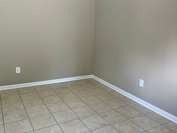 5th image of 112 Looney St N #3