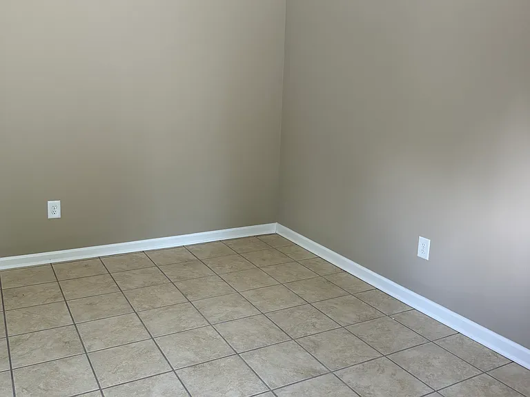112 Looney St N #3 — Photo 5