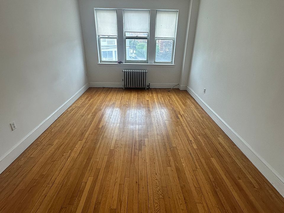 1st image of 20 Colborne Rd #6