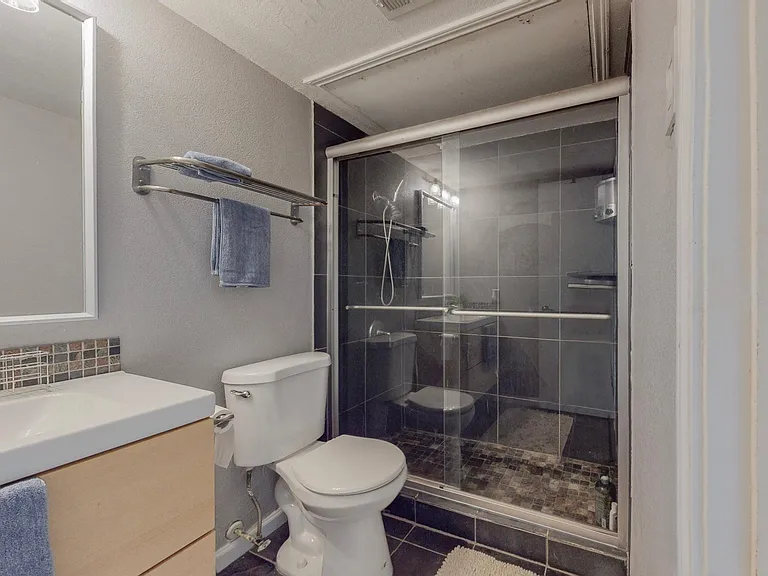 5916 Gaston Ave #304 — Photo 16
