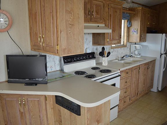 3rd image of 330 E Saguaro Dr