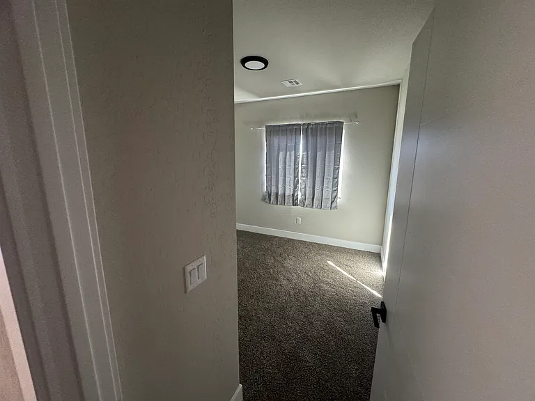 1341 E Arrowhead St #2 — Photo 22