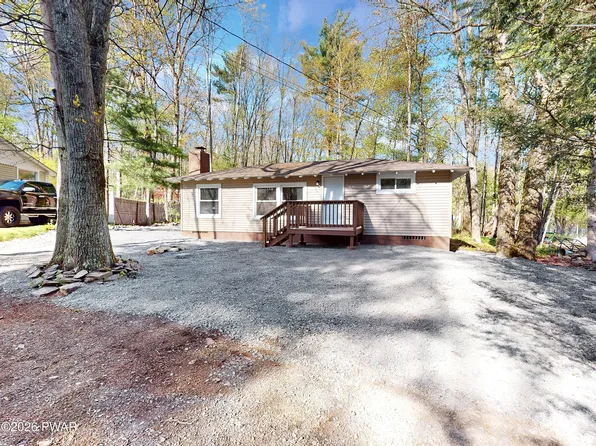 118 Willow Dr, Dingmans Ferry, PA 18328