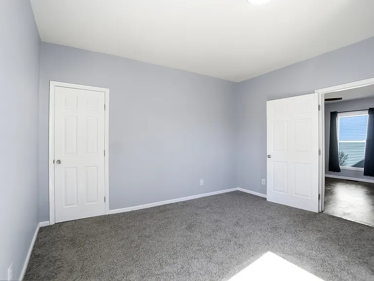 516 S Madriver St — Photo 16