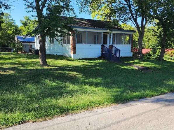 416 W Gravel St, Clinton, MO 64735