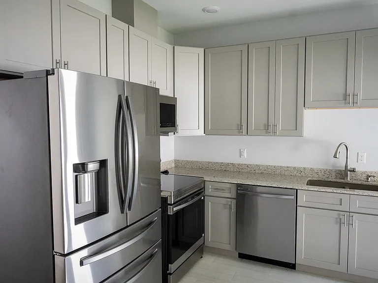 2111 Owens St #1 — Photo 2