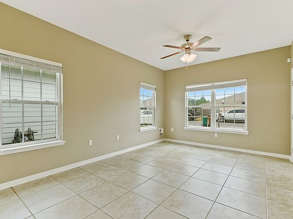 3rd image of 17303 Avondale Cir