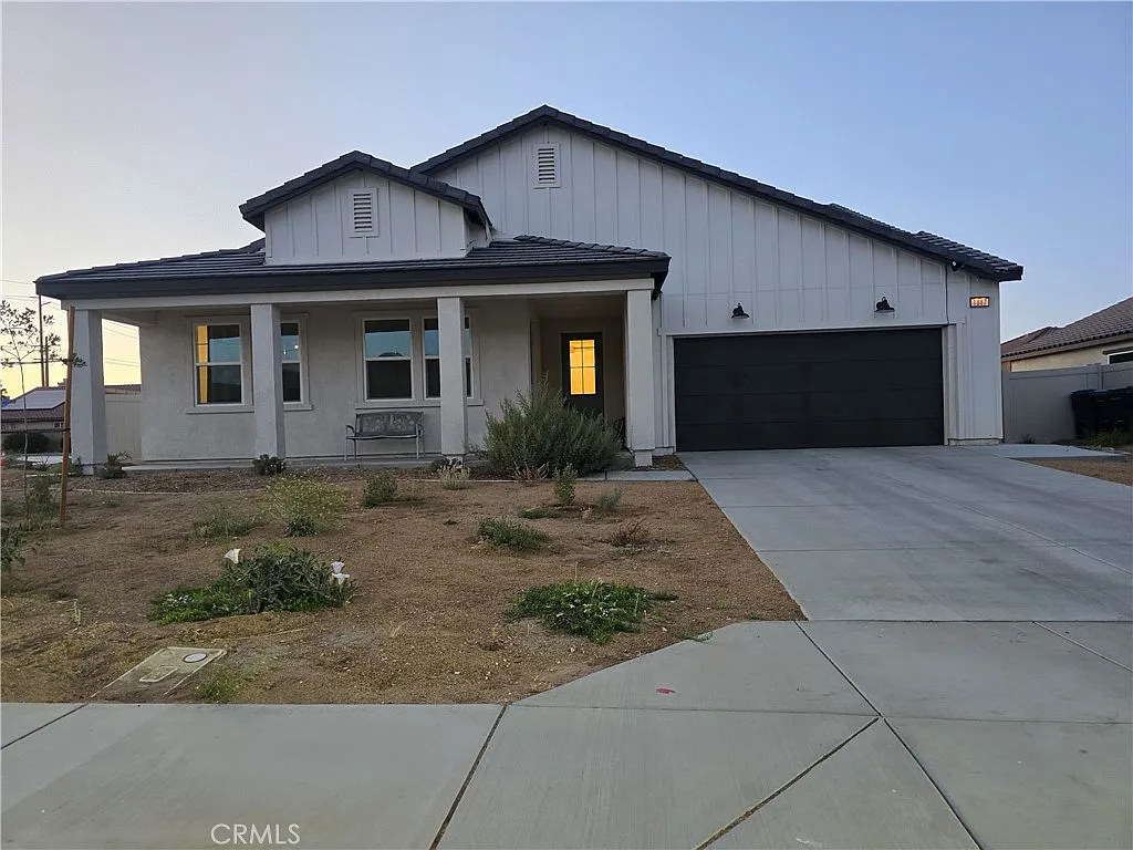 4 bed, 2406 sqft, $3,990 — Photo 1