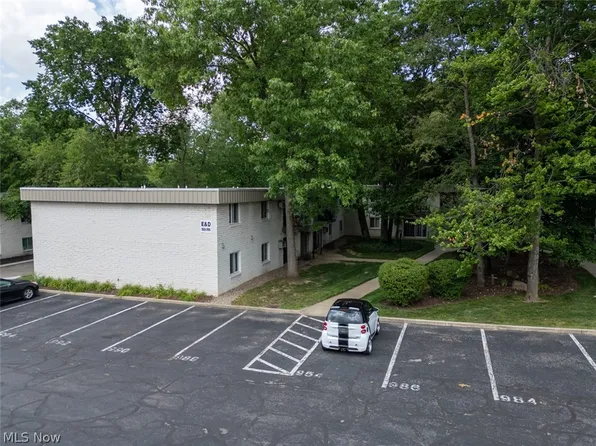 996 S Lincoln St, Kent, OH 44240