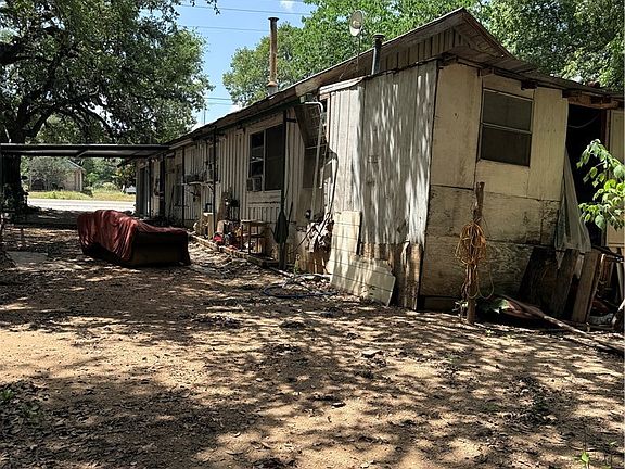 4th image of 1414 Main St