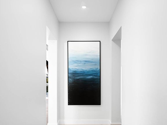 4th image of 5462 Thunderbird Ln